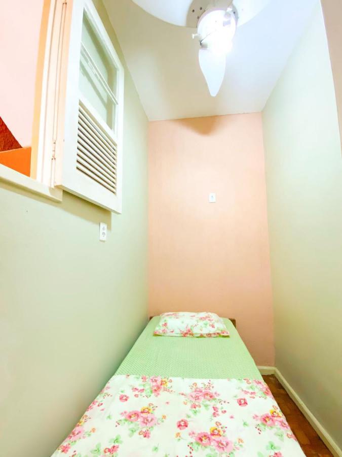 Rio Guesthouse - Um Quarteirao Da Praia De Copacabana Rio de Janeiro Bagian luar foto