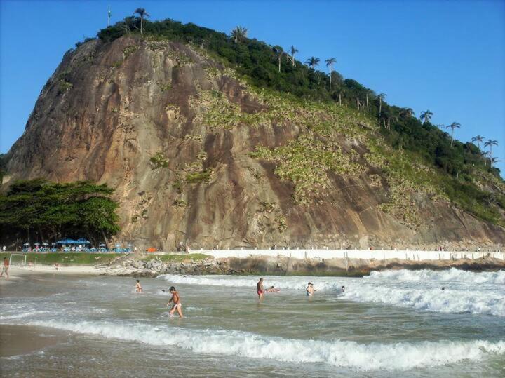 Rio Guesthouse - Um Quarteirao Da Praia De Copacabana Rio de Janeiro Bagian luar foto