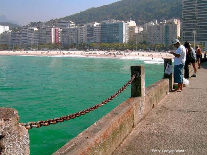 Rio Guesthouse - Um Quarteirao Da Praia De Copacabana Rio de Janeiro Bagian luar foto