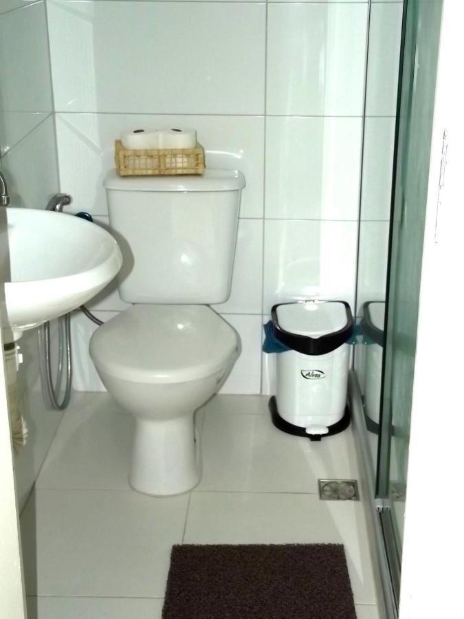Rio Guesthouse - Um Quarteirao Da Praia De Copacabana Rio de Janeiro Bagian luar foto